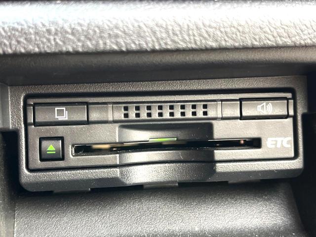 クラウンハイブリッド アスリートＳ　黒革　純正ＯＰ１８インチスパッタリングＡＷ　アドバンストパッケージ　純正ナビ　バックカメラ　インテリジェントクリアランスソナー　シートベンチレーション　ＨＩＤヘッド　レーダークルーズ　ＥＴＣ　禁煙車（44枚目）