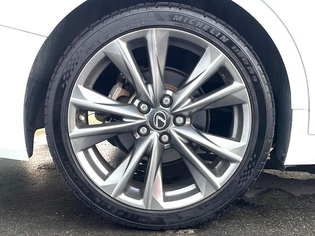 ＥＳ ＥＳ３００ｈ　Ｆスポーツ　マークレビンソン　黒革　ムールーフ　ブラインドスポット　セーフティシステムプラス　純正１２．３インチナビ　バックカメラ　純正１９インチＡＷ　革巻きステアリング　ステアリングヒーター　三眼ＬＥＤヘッド（34枚目）