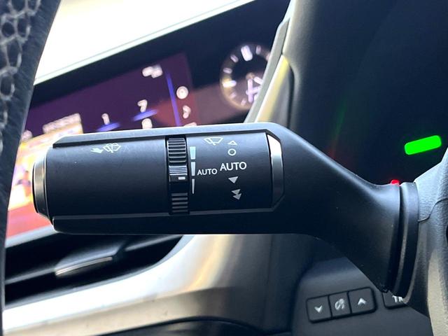 ＥＳ ＥＳ３００ｈ　Ｆスポーツ　マークレビンソン　黒革　ムールーフ　ブラインドスポット　セーフティシステムプラス　純正１２．３インチナビ　バックカメラ　純正１９インチＡＷ　革巻きステアリング　ステアリングヒーター　三眼ＬＥＤヘッド（42枚目）