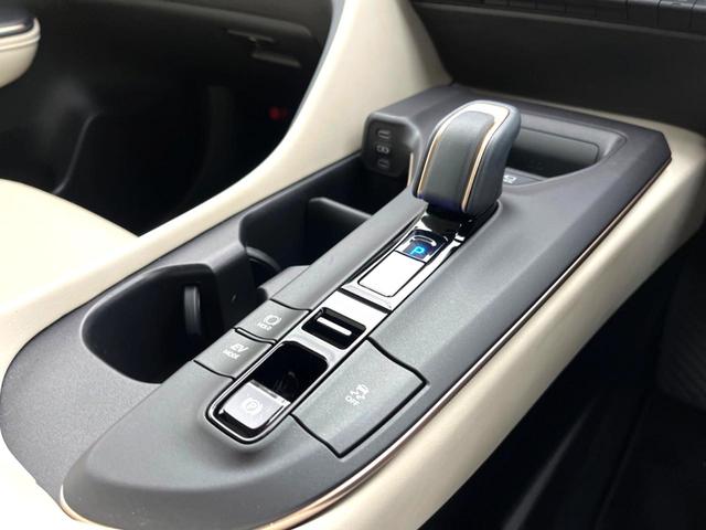 クラウンクロスオーバー Gアドバンスド・レザーパッケージ モデリスタエアロパーツセット フロマージュ革シート 純正12.3インチディスプレイオーディオ パノラミックビュー セーフティセンス 4眼LEDヘッド メモリー付パワーシート シートベンチレーション(44枚目)