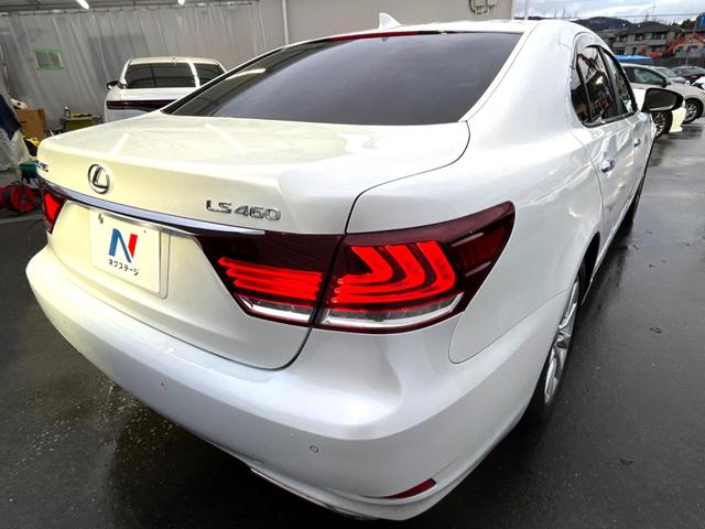 ＬＳ ＬＳ４６０　バージョンＣ　Ｉパッケージ　後期ムーンルーフ　モデリスタフロントスポイラー　プリクラッシュ　茶革　純正ナビ　バックカメラ　レーダークルーズ　ブラインドスポット　純正１８インチＡＷ　メモリー付パワーシート　ウッドコンビステアリング（22枚目）
