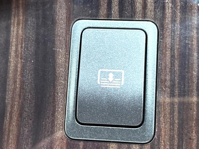 ＬＳ ＬＳ４６０　バージョンＣ　Ｉパッケージ　後期ムーンルーフ　モデリスタフロントスポイラー　プリクラッシュ　茶革　純正ナビ　バックカメラ　レーダークルーズ　ブラインドスポット　純正１８インチＡＷ　メモリー付パワーシート　ウッドコンビステアリング（54枚目）