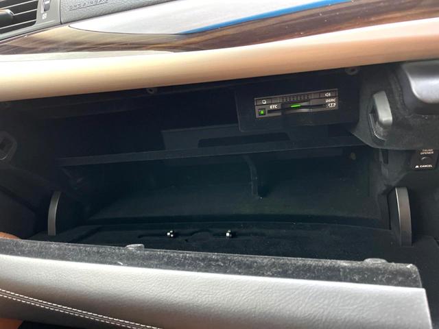 ＬＳ ＬＳ４６０　バージョンＣ　Ｉパッケージ　後期ムーンルーフ　モデリスタフロントスポイラー　プリクラッシュ　茶革　純正ナビ　バックカメラ　レーダークルーズ　ブラインドスポット　純正１８インチＡＷ　メモリー付パワーシート　ウッドコンビステアリング（63枚目）