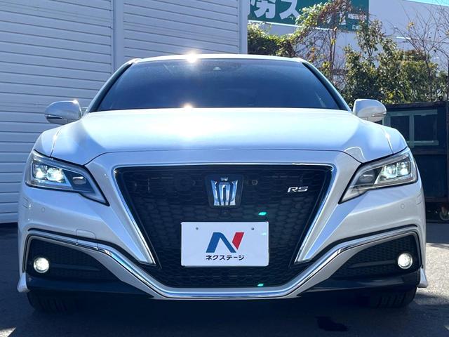 クラウンハイブリッド ＲＳアドバンス　後期　ムーンルーフ　黒革　純正１２．３インチナビ　パノラミックビュー　セーフティセンス　ブラインドスポット　メモリー付パワーシート　シートベンチレーション　三眼ＬＥＤヘッド　純正１８インチＡＷ　禁煙車（16枚目）