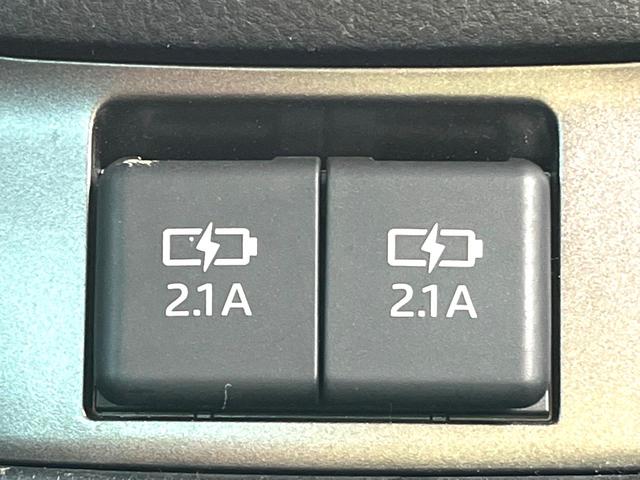 クラウンハイブリッド ＲＳアドバンス　後期　ムーンルーフ　黒革　純正１２．３インチナビ　パノラミックビュー　セーフティセンス　ブラインドスポット　メモリー付パワーシート　シートベンチレーション　三眼ＬＥＤヘッド　純正１８インチＡＷ　禁煙車（25枚目）