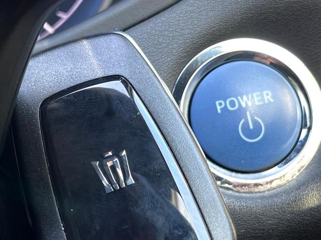 クラウンハイブリッド ＲＳアドバンス　後期　ムーンルーフ　黒革　純正１２．３インチナビ　パノラミックビュー　セーフティセンス　ブラインドスポット　メモリー付パワーシート　シートベンチレーション　三眼ＬＥＤヘッド　純正１８インチＡＷ　禁煙車（41枚目）