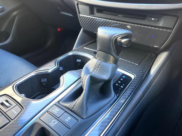 クラウンハイブリッド ＲＳアドバンス　後期　ムーンルーフ　黒革　純正１２．３インチナビ　パノラミックビュー　セーフティセンス　ブラインドスポット　メモリー付パワーシート　シートベンチレーション　三眼ＬＥＤヘッド　純正１８インチＡＷ　禁煙車（55枚目）