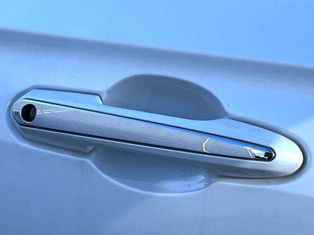 クラウンハイブリッド ＲＳアドバンス　後期　ムーンルーフ　黒革　純正１２．３インチナビ　パノラミックビュー　セーフティセンス　ブラインドスポット　メモリー付パワーシート　シートベンチレーション　三眼ＬＥＤヘッド　純正１８インチＡＷ　禁煙車（77枚目）