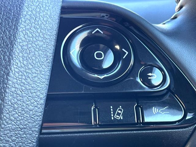 プリウス Ｓツーリングセレクション　後期　モデリスタフルエアロ　純正８インチディスプレイオーディオ　パノラミックビュー　セーフティセンス　インテリジェントクリアランスソナー　黒合皮シート　シートヒーター　ＬＥＤヘッド　純正１７インチＡＷ（6枚目）