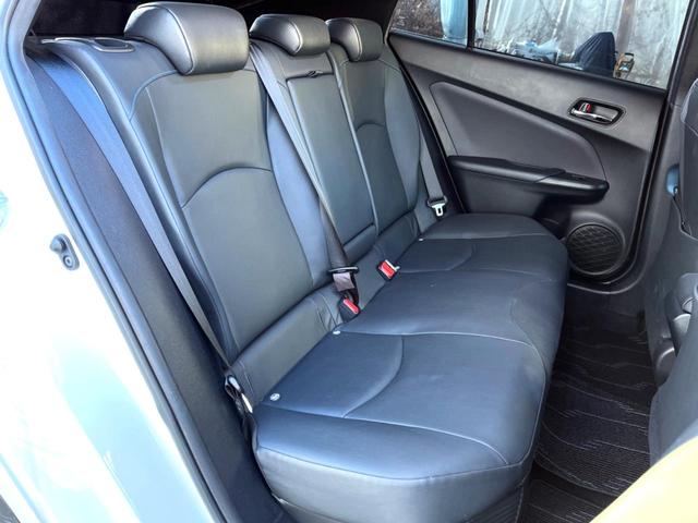 プリウス Ｓツーリングセレクション　後期　モデリスタフルエアロ　純正８インチディスプレイオーディオ　パノラミックビュー　セーフティセンス　インテリジェントクリアランスソナー　黒合皮シート　シートヒーター　ＬＥＤヘッド　純正１７インチＡＷ（10枚目）