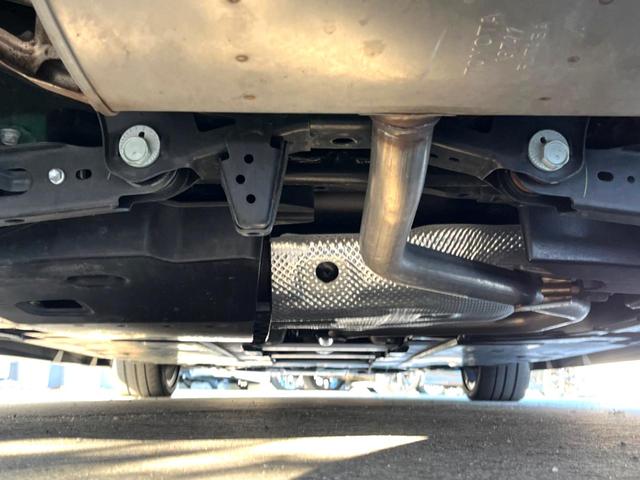 プリウス Ｓツーリングセレクション　後期　モデリスタフルエアロ　純正８インチディスプレイオーディオ　パノラミックビュー　セーフティセンス　インテリジェントクリアランスソナー　黒合皮シート　シートヒーター　ＬＥＤヘッド　純正１７インチＡＷ（20枚目）