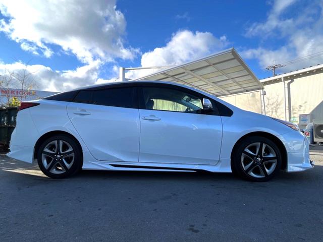 プリウス Ｓツーリングセレクション　後期　モデリスタフルエアロ　純正８インチディスプレイオーディオ　パノラミックビュー　セーフティセンス　インテリジェントクリアランスソナー　黒合皮シート　シートヒーター　ＬＥＤヘッド　純正１７インチＡＷ（31枚目）