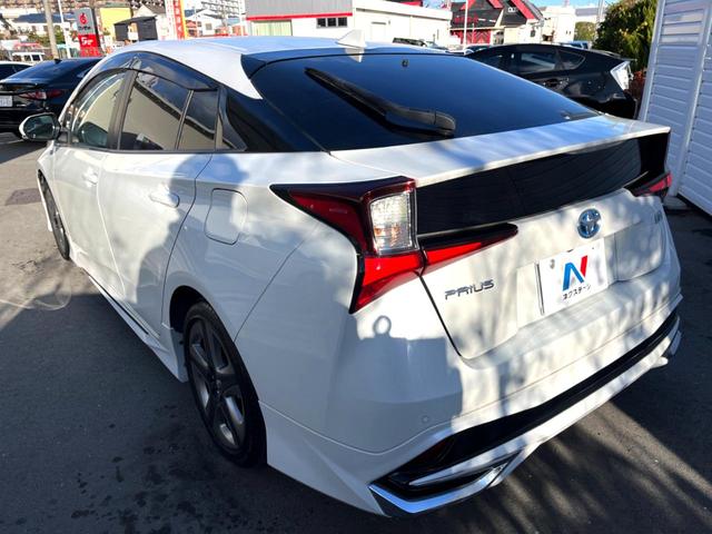 プリウス Ｓツーリングセレクション　後期　モデリスタフルエアロ　純正８インチディスプレイオーディオ　パノラミックビュー　セーフティセンス　インテリジェントクリアランスソナー　黒合皮シート　シートヒーター　ＬＥＤヘッド　純正１７インチＡＷ（32枚目）