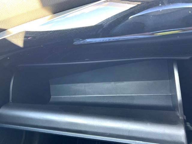 プリウス Ｓツーリングセレクション　後期　モデリスタフルエアロ　純正８インチディスプレイオーディオ　パノラミックビュー　セーフティセンス　インテリジェントクリアランスソナー　黒合皮シート　シートヒーター　ＬＥＤヘッド　純正１７インチＡＷ（68枚目）