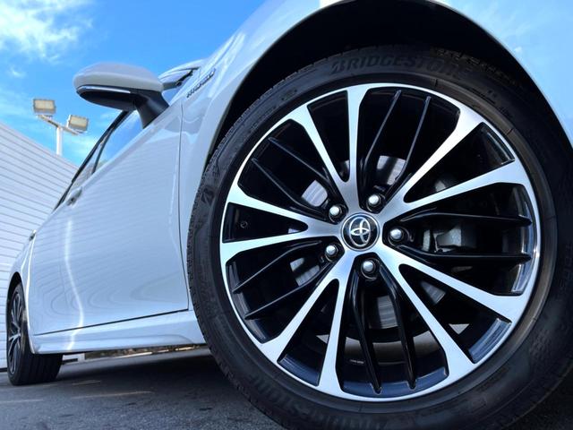 �y�����P�W�C���`�A���~�z�C�[���z�O�ςɃ}�b�`���������A���~�z�C�[���𑕒����Ă���܂��B�e��ЊO�A���~�z�C�[����A�X�^�b�h���X�^�C�����戵�����Ă���܂��B���񂲑��k����������