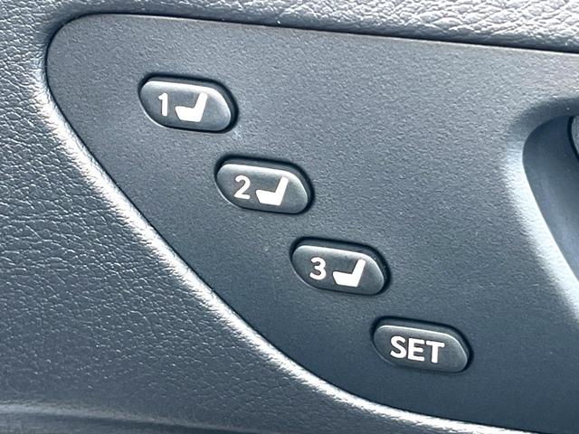 ＲＣ ＲＣ３００ｈ　Ｆスポーツ　後期　ムーンルーフ　角型三眼ＬＥＤヘッド　黒革　純正１０．３インチナビ　バックカメラ　クリアランスソナー　ブラインドスポット　パワーシート　シートベンチレーション　レーダークルーズ　純正１９インチＡＷ（10枚目）