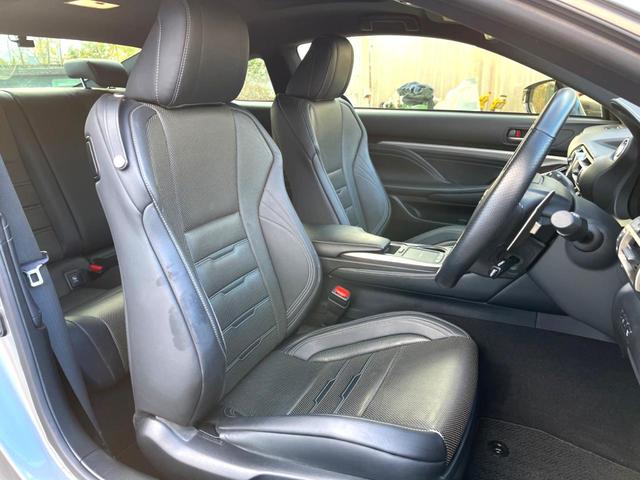 ＲＣ ＲＣ３００ｈ　Ｆスポーツ　後期　ムーンルーフ　角型三眼ＬＥＤヘッド　黒革　純正１０．３インチナビ　バックカメラ　クリアランスソナー　ブラインドスポット　パワーシート　シートベンチレーション　レーダークルーズ　純正１９インチＡＷ（12枚目）