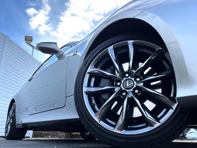 ＲＣ ＲＣ３００ｈ　Ｆスポーツ　後期　ムーンルーフ　角型三眼ＬＥＤヘッド　黒革　純正１０．３インチナビ　バックカメラ　クリアランスソナー　ブラインドスポット　パワーシート　シートベンチレーション　レーダークルーズ　純正１９インチＡＷ（18枚目）