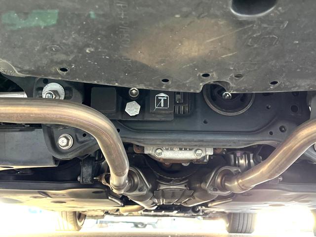 ＲＣ ＲＣ３００ｈ　Ｆスポーツ　後期　ムーンルーフ　角型三眼ＬＥＤヘッド　黒革　純正１０．３インチナビ　バックカメラ　クリアランスソナー　ブラインドスポット　パワーシート　シートベンチレーション　レーダークルーズ　純正１９インチＡＷ（22枚目）