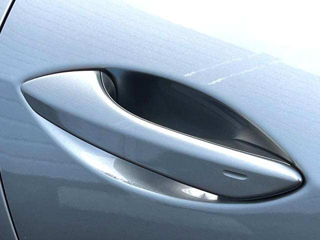 ＲＣ ＲＣ３００ｈ　Ｆスポーツ　後期　ムーンルーフ　角型三眼ＬＥＤヘッド　黒革　純正１０．３インチナビ　バックカメラ　クリアランスソナー　ブラインドスポット　パワーシート　シートベンチレーション　レーダークルーズ　純正１９インチＡＷ（32枚目）