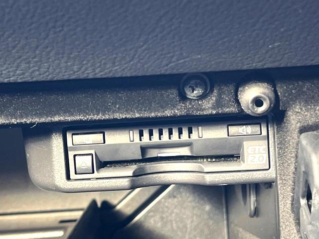 ＲＣ ＲＣ３００ｈ　Ｆスポーツ　後期　ムーンルーフ　角型三眼ＬＥＤヘッド　黒革　純正１０．３インチナビ　バックカメラ　クリアランスソナー　ブラインドスポット　パワーシート　シートベンチレーション　レーダークルーズ　純正１９インチＡＷ（49枚目）