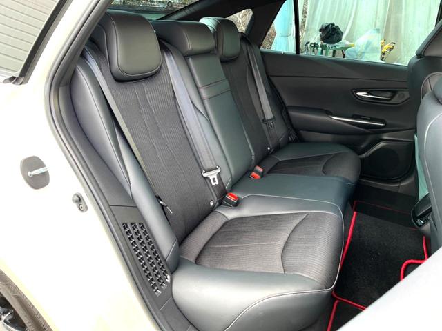 クラウンハイブリッド ＲＳ　リミテッド　モデリスタエアロ＆マフラー　セーフティパッケージプラス　ブラインドスポット　セーフティセンス　三眼ＬＥＤヘッド　純正ナビ　パノラミックビュー　パワーシート　シートヒーター　革巻きステアリング　禁煙車（10枚目）