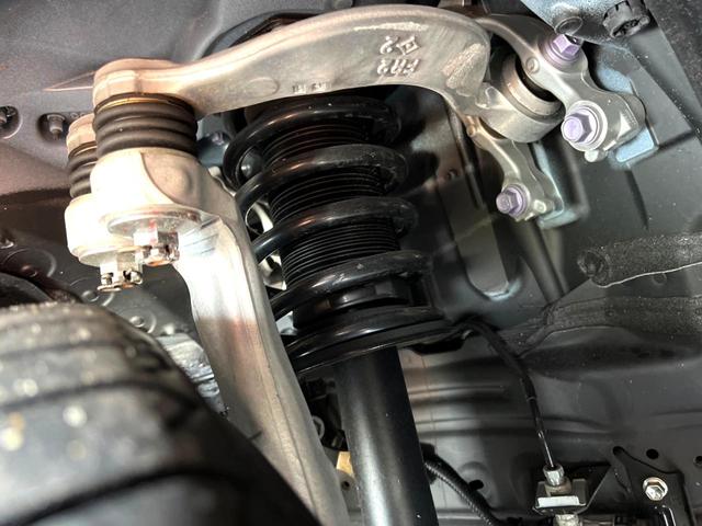 クラウンハイブリッド ＲＳ　リミテッド　モデリスタエアロ＆マフラー　セーフティパッケージプラス　ブラインドスポット　セーフティセンス　三眼ＬＥＤヘッド　純正ナビ　パノラミックビュー　パワーシート　シートヒーター　革巻きステアリング　禁煙車（21枚目）