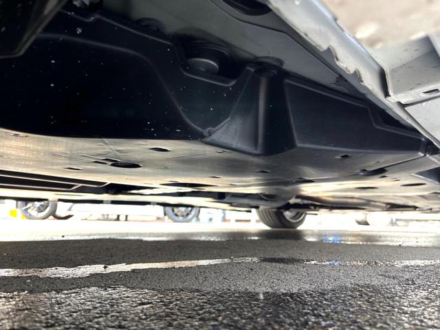 クラウンハイブリッド ＲＳ　リミテッド　モデリスタエアロ＆マフラー　セーフティパッケージプラス　ブラインドスポット　セーフティセンス　三眼ＬＥＤヘッド　純正ナビ　パノラミックビュー　パワーシート　シートヒーター　革巻きステアリング　禁煙車（40枚目）