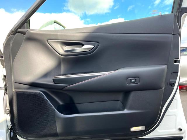 クラウンハイブリッド ＲＳ　リミテッド　モデリスタエアロ＆マフラー　セーフティパッケージプラス　ブラインドスポット　セーフティセンス　三眼ＬＥＤヘッド　純正ナビ　パノラミックビュー　パワーシート　シートヒーター　革巻きステアリング　禁煙車（41枚目）