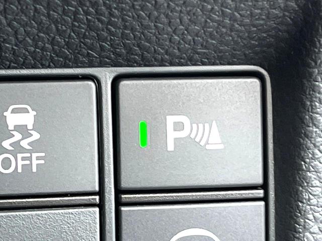 シビック ｅ：ＨＥＶ　ホンダセンシング　テールゲートスポイラー　ＢＯＳＥ　ホンダコネクトディスプレイ　バックカメラ　ハーフレザー　パワーシート　シートヒーター　ＬＥＤヘッド　純正１８インチＡＷ　革巻きステアリング　禁煙車（42枚目）