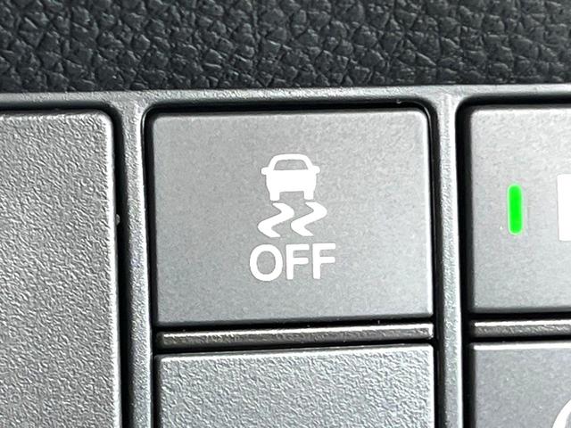 シビック ｅ：ＨＥＶ　ホンダセンシング　テールゲートスポイラー　ＢＯＳＥ　ホンダコネクトディスプレイ　バックカメラ　ハーフレザー　パワーシート　シートヒーター　ＬＥＤヘッド　純正１８インチＡＷ　革巻きステアリング　禁煙車（43枚目）