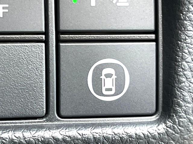 シビック ｅ：ＨＥＶ　ホンダセンシング　テールゲートスポイラー　ＢＯＳＥ　ホンダコネクトディスプレイ　バックカメラ　ハーフレザー　パワーシート　シートヒーター　ＬＥＤヘッド　純正１８インチＡＷ　革巻きステアリング　禁煙車（44枚目）