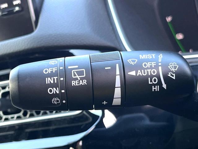 シビック ｅ：ＨＥＶ　ホンダセンシング　テールゲートスポイラー　ＢＯＳＥ　ホンダコネクトディスプレイ　バックカメラ　ハーフレザー　パワーシート　シートヒーター　ＬＥＤヘッド　純正１８インチＡＷ　革巻きステアリング　禁煙車（47枚目）