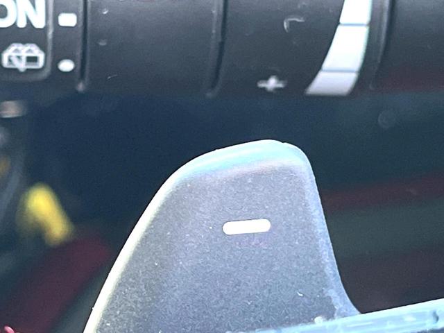 シビック ｅ：ＨＥＶ　ホンダセンシング　テールゲートスポイラー　ＢＯＳＥ　ホンダコネクトディスプレイ　バックカメラ　ハーフレザー　パワーシート　シートヒーター　ＬＥＤヘッド　純正１８インチＡＷ　革巻きステアリング　禁煙車（49枚目）