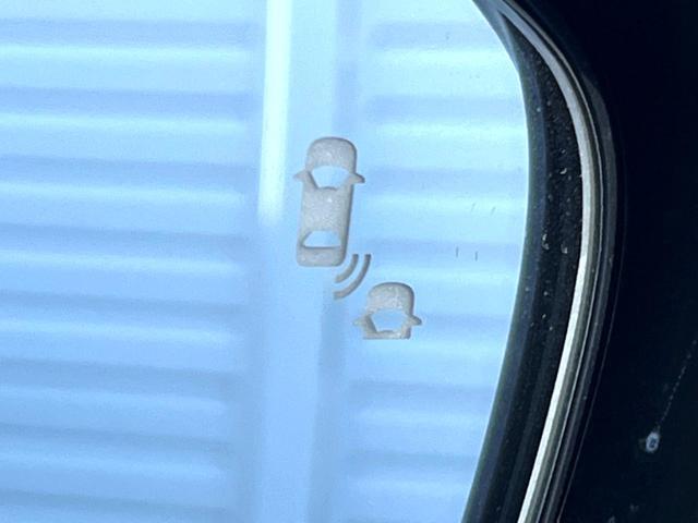 シビック ｅ：ＨＥＶ　ホンダセンシング　テールゲートスポイラー　ＢＯＳＥ　ホンダコネクトディスプレイ　バックカメラ　ハーフレザー　パワーシート　シートヒーター　ＬＥＤヘッド　純正１８インチＡＷ　革巻きステアリング　禁煙車（54枚目）