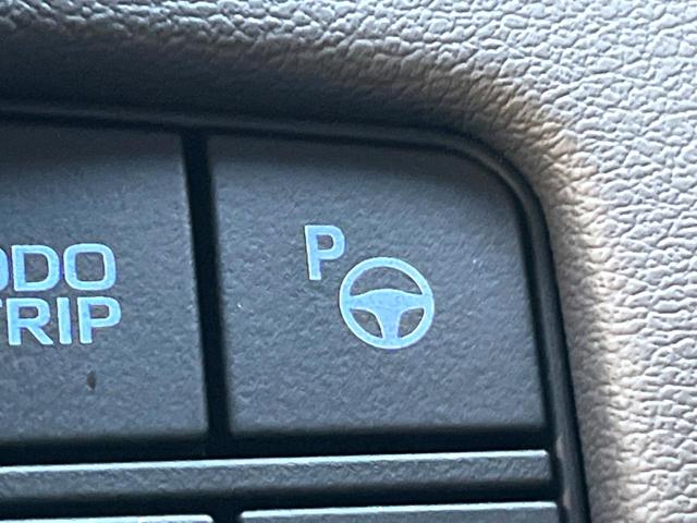 クラウンハイブリッド ＲＳアドバンス　セーフティパッケージプラス　レザーシートパッケージ　純正ナビ　パノラミックビュー　白革　シートベンチレーション　三眼ＬＥＤヘッド　純正１８インチＡＷ　メモリー付きパワーシート　ブラインドスポット　禁煙（49枚目）