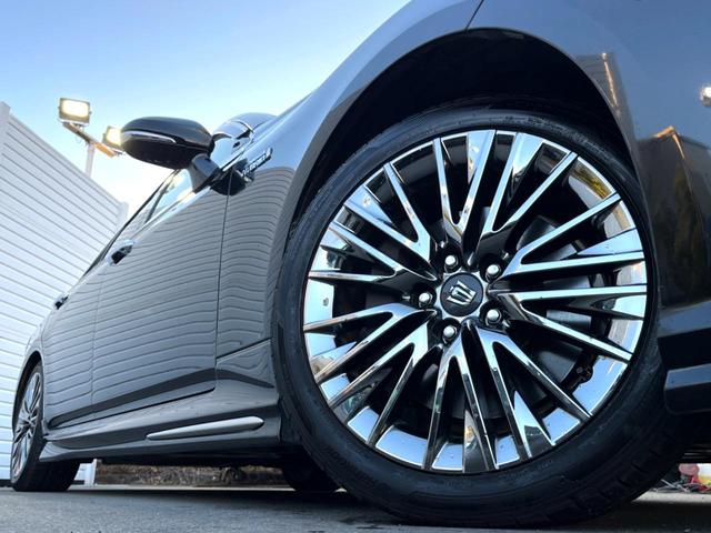 �y�����P�W�C���`�A���~�z�C�[���z�O�ςɃ}�b�`���������A���~�z�C�[���𑕒����Ă���܂��B�e��ЊO�A���~�z�C�[����A�X�^�b�h���X�^�C�����戵�����Ă���܂��B���񂲑��k����������