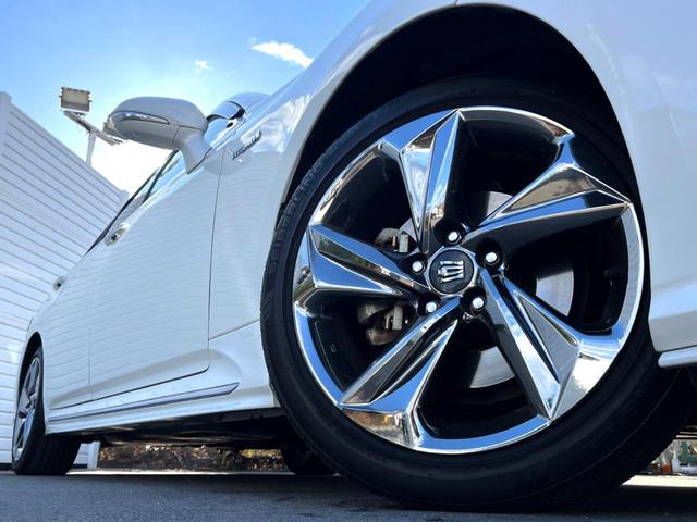 �y�����P�W�C���`�A���~�z�C�[���z�O�ςɃ}�b�`���������A���~�z�C�[���𑕒����Ă���܂��B�e��ЊO�A���~�z�C�[����A�X�^�b�h���X�^�C�����戵�����Ă���܂��B���񂲑��k����������