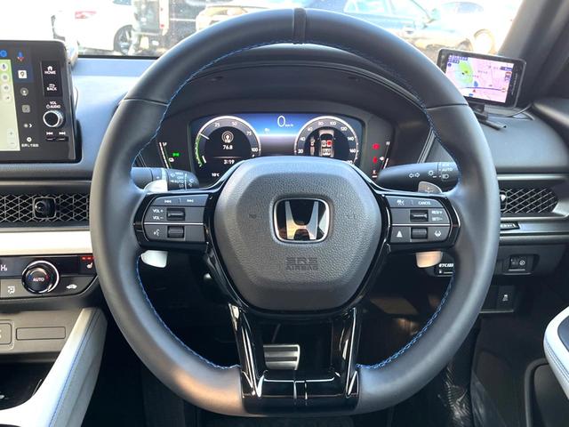 �y�����v�����X�e�A�����O�z�㎿�Ȋv���g�p���邱�ƂŁA��ɂ����������݂ƂĂ��^�]���₷���n���h���ł���