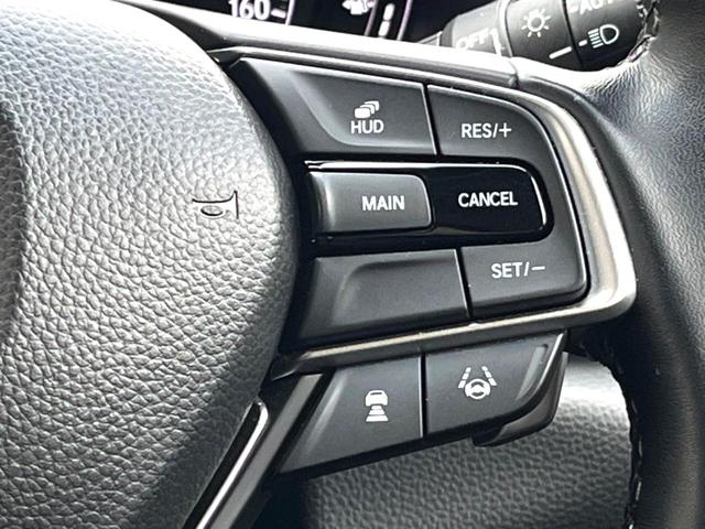 �y�z���_�Z���V���O�z���s���ɑO���̎ԗ�����F�����A�Փ˂������Ȏ��͌x��ƃu���[�L�ŏՓˉ���Ɣ�Q�y�����A�V�X�g�B�����S�Ƀh���C�u�����y���݂��������܂��B