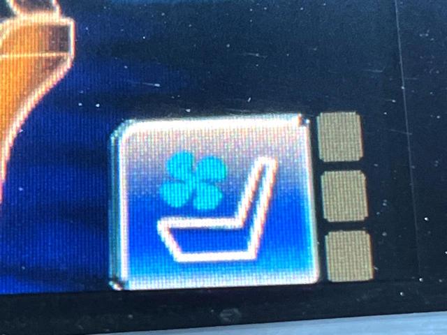 クラウン アスリートＳ　モデリスタエアロ　プリクラッシュセーフティ　レーダークルーズ　インテリジェントクリアランスソナー　黒革シート　シートベンチレーション　純正ナビ　バックソナー　ＨＩＤヘッドライト　純正１７インチＡＷ（9枚目）