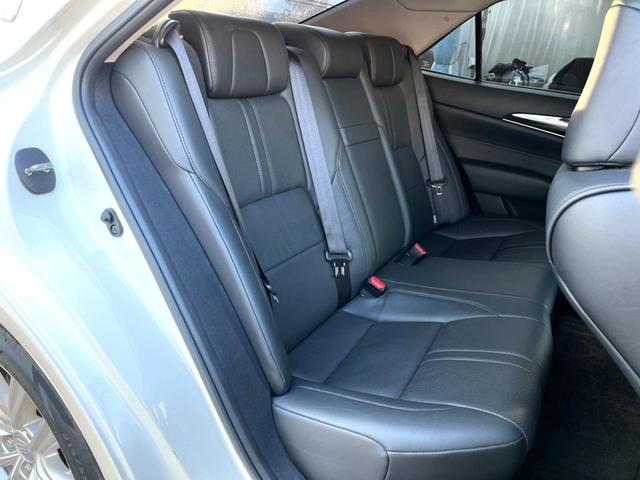 クラウン アスリートＳ　モデリスタエアロ　プリクラッシュセーフティ　レーダークルーズ　インテリジェントクリアランスソナー　黒革シート　シートベンチレーション　純正ナビ　バックソナー　ＨＩＤヘッドライト　純正１７インチＡＷ（11枚目）