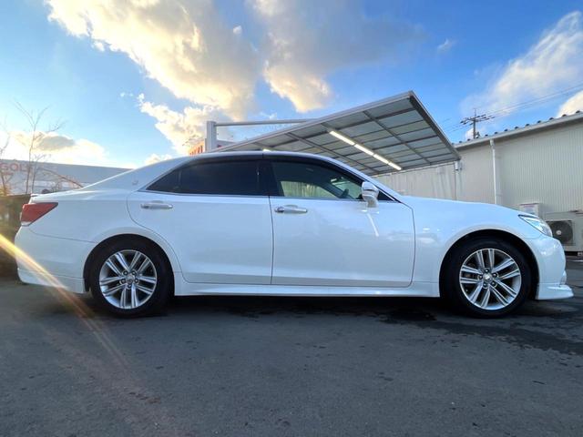 クラウン アスリートＳ　モデリスタエアロ　プリクラッシュセーフティ　レーダークルーズ　インテリジェントクリアランスソナー　黒革シート　シートベンチレーション　純正ナビ　バックソナー　ＨＩＤヘッドライト　純正１７インチＡＷ（22枚目）