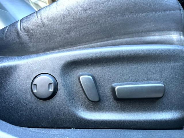 クラウン アスリートＳ　モデリスタエアロ　プリクラッシュセーフティ　レーダークルーズ　インテリジェントクリアランスソナー　黒革シート　シートベンチレーション　純正ナビ　バックソナー　ＨＩＤヘッドライト　純正１７インチＡＷ（48枚目）