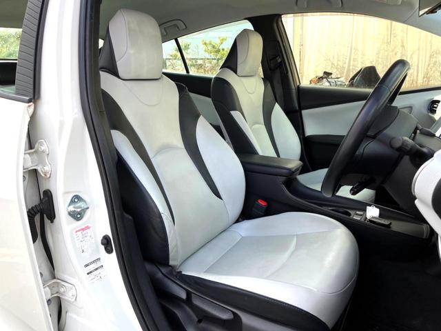 プリウス Sツーリングセレクション 後期 モデリスタエアロ クールグレー内装/合皮シート セーフティセンス 純正ナビ バックカメラ レーダークルーズ シートヒーター 純正17インチブラック塗装AW ハイビームアシスト ETC 禁煙車(10枚目)