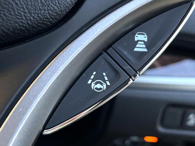 �y�z���_�Z���V���O�z���s���ɑO���̎ԗ�����F�����A�Փ˂������Ȏ��͌x��ƃu���[�L�ŏՓˉ���Ɣ�Q�y�����A�V�X�g�B�����S�Ƀh���C�u�����y���݂��������܂��B