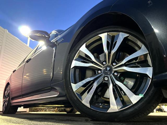 �y���f���X�^�P�X�C���`�A���~�z�C�[���z�O�ςɃ}�b�`�����A���~�z�C�[���𑕒����Ă���܂��B�e��A���~�z�C�[����A�X�^�b�h���X�^�C�����戵�����Ă���܂��B���񂲑��k����������