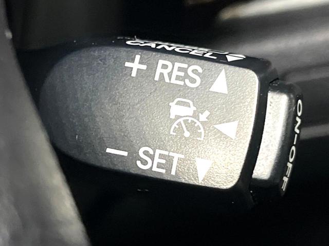 �y���[�_�[�N���[�Y�R���g���[���z�������H�ł̒��������s���y�ɁI�I�����ő��x��ۂN���[�Y�R���g���[�����A�Փˌy���V�X�e���ƘA�g���A�O���̎ԗ������m���ĎԊԂ�ۂ悤�ɑ��x���߂��Ă���܂��I�I