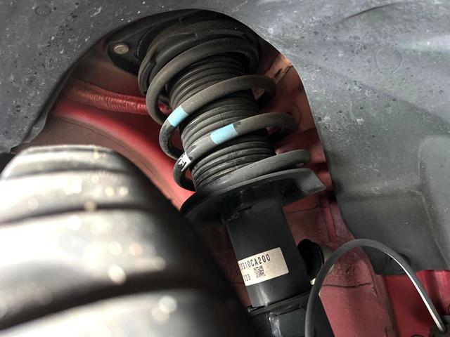 86 GT 純正ナビ クルーズコントロール LEDヘッド 純正17インチAW アルミペダル 純正革巻きステアリング パドルシフト デュアルオートエアコン オートライト 横滑り防止装置 ステアリングスイッチ 禁煙車(20枚目)