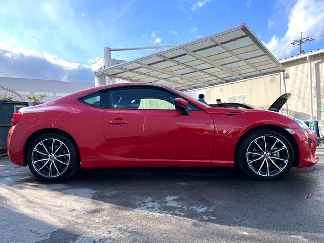 86 GT 純正ナビ クルーズコントロール LEDヘッド 純正17インチAW アルミペダル 純正革巻きステアリング パドルシフト デュアルオートエアコン オートライト 横滑り防止装置 ステアリングスイッチ 禁煙車(23枚目)